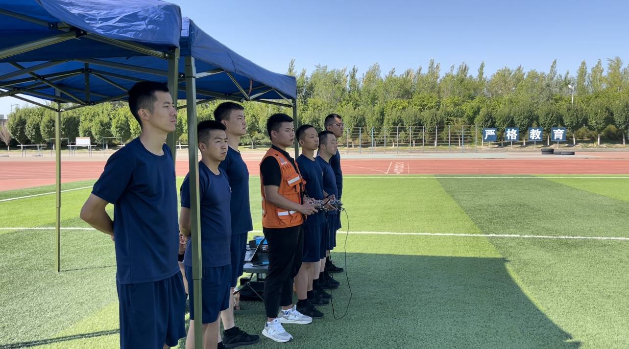 新疆消防无人机培训学员合影
