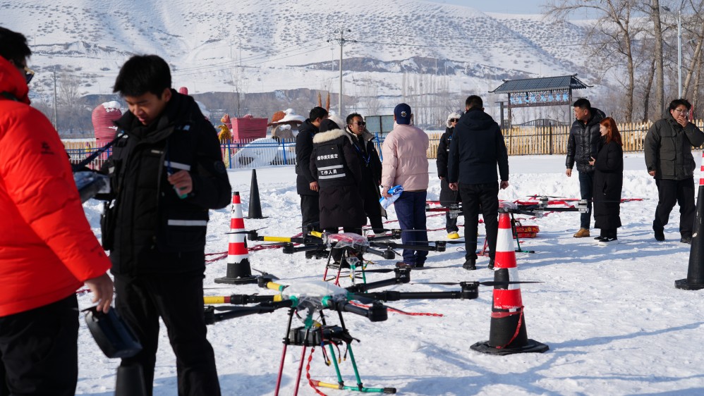 新疆无人机行业应用前景广阔：结合培训，如何规划你的无人机职业发展路径？