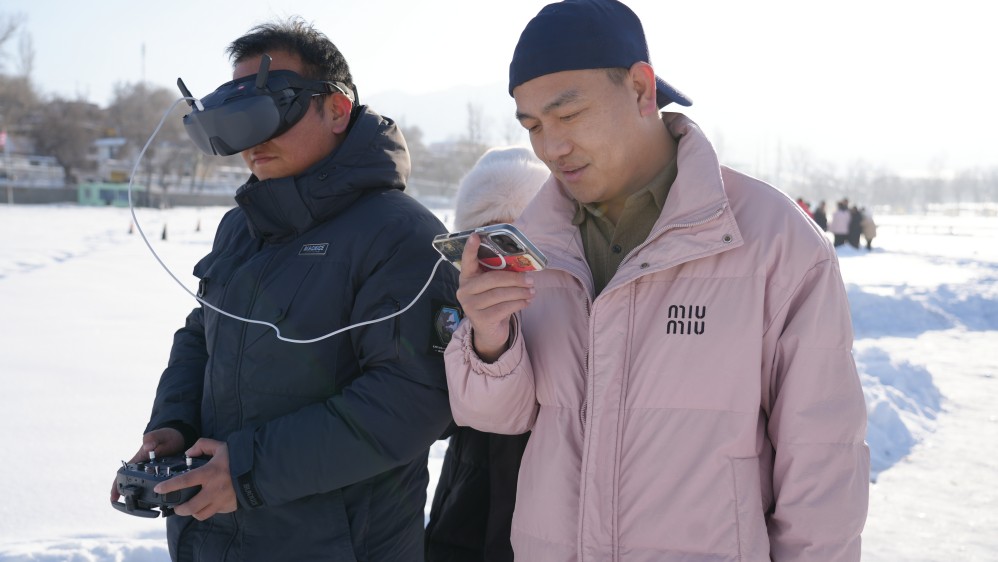 新疆无人机行业应用前景广阔：结合培训，如何规划你的无人机职业发展路径？