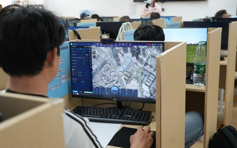 新疆无人机执照培训模拟器训练现场